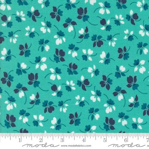 Color Crush quilting fabric 10882 17 in aqua and navy palette