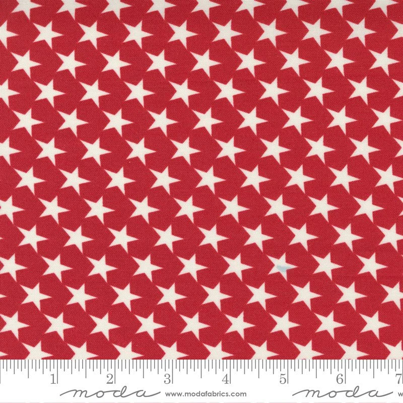 Patriotic quilting fabric 14922 12 in red and pink palette