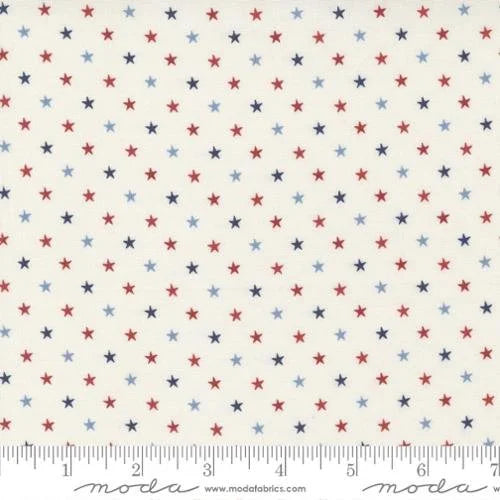 Patriotic quilting fabric 14948 11 in white and ivory palette with pink accents