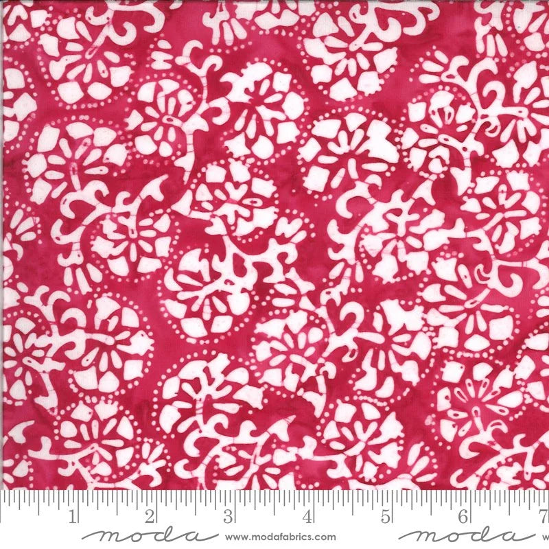 Batiks quilting fabric 27310 73 in pink and red palette with white accents