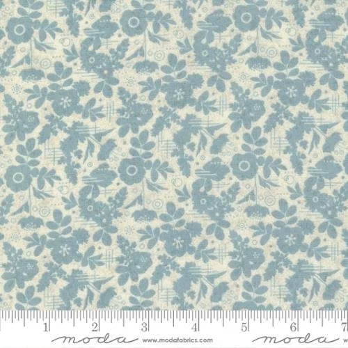 Decorum quilting fabric 30683 14 in ivory and aqua palette
