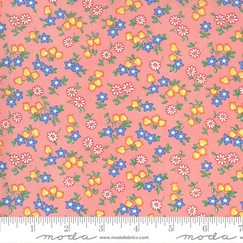 1930s quilting fabric 33594 13 in pink and gold palette with peach and blue accents