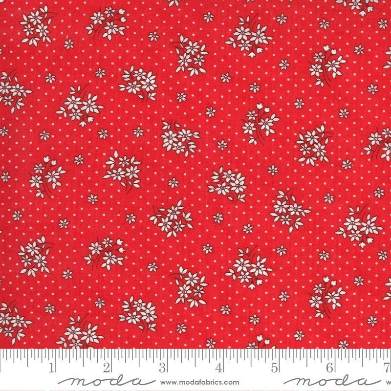 1930s quilting fabric 33595 18 in red and pink palette