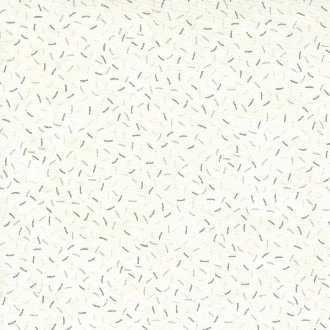 Silhouettes quilting fabric 6936 16 in white and ivory palette